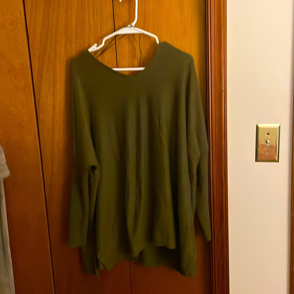 Green cozy sweater